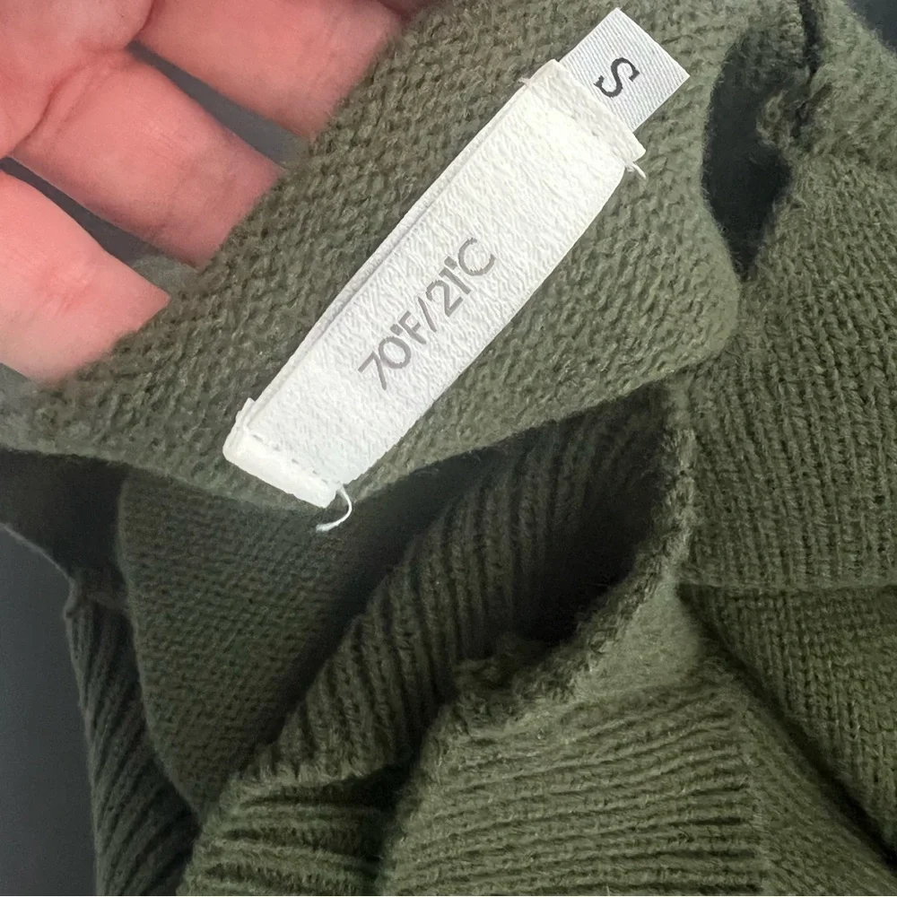 70/21 Pom-Sleeve Green Oversized Turtleneck Sweater Size Small